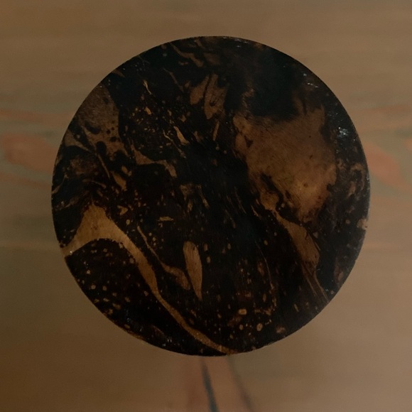 Turned wood vase - Picture 3 of 3